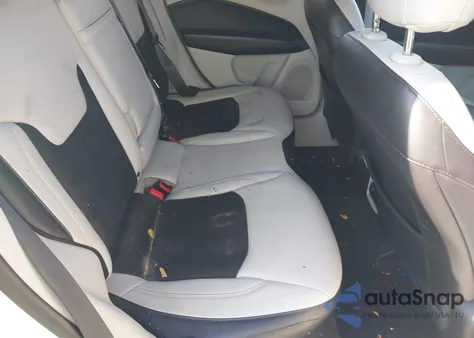 2018 Jeep Compass Latitude 4X4 z USA, uszkodzony, nr VIN 3C4NJDBB7JT325936